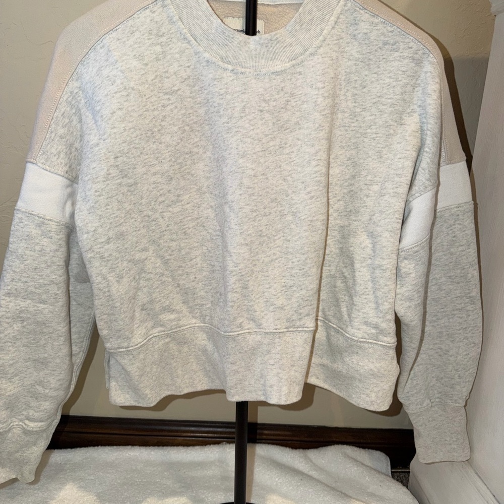 Abercrombie and Fitch multi toned crop boxy sweatshirt size small